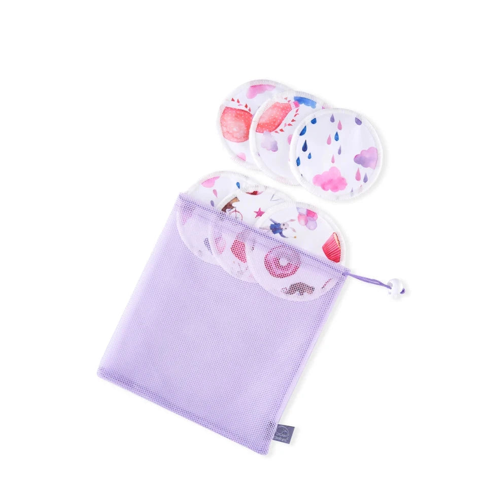A lavender mesh storage bag with a drawstring closure, shown with several round reusable pads featuring a colorful watercolor raindrop and cloud pattern. The image is on a plain white background with a gray label at the top reading ES067-O.