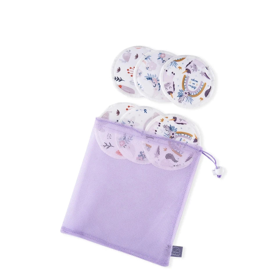 A lavender mesh drawstring pouch containing four reusable cloth pads with a colorful nature-themed pattern, shown on a white background with a model number label 'ES067-L' at the top.
