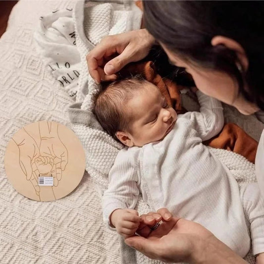 Wooden Newborn Birth Keepsake Plaque – Hello World Sign & Hospital Bracelet Holder for Baby Photos - Babytopia32